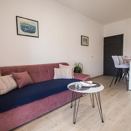 Family Apartments Brach Μπολ Εξωτερικό φωτογραφία