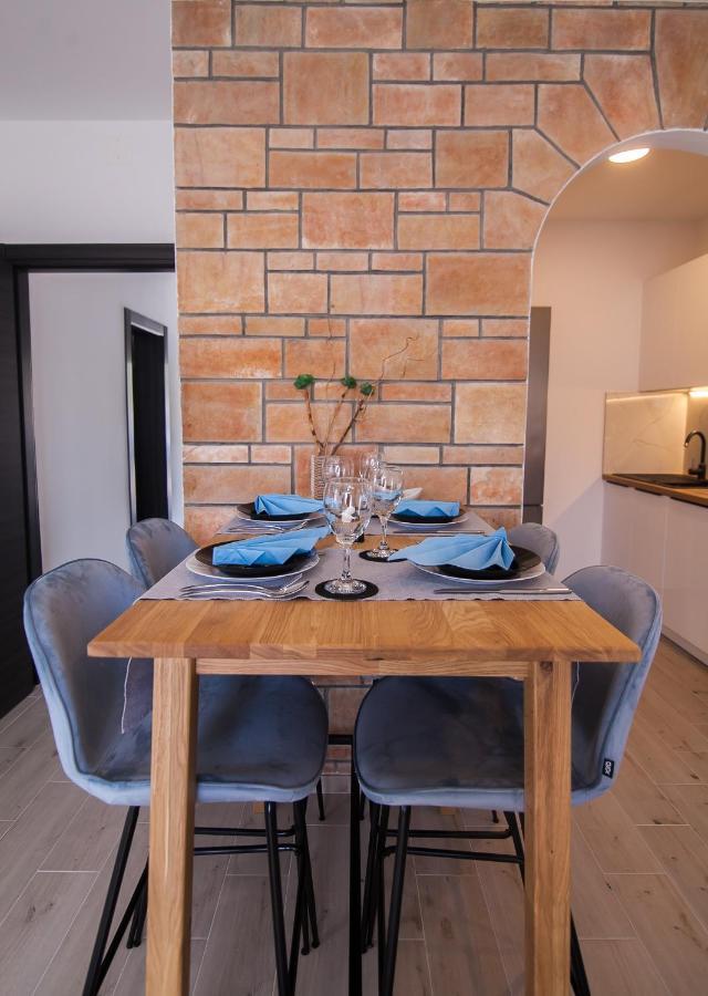 Family Apartments Brach Μπολ Εξωτερικό φωτογραφία