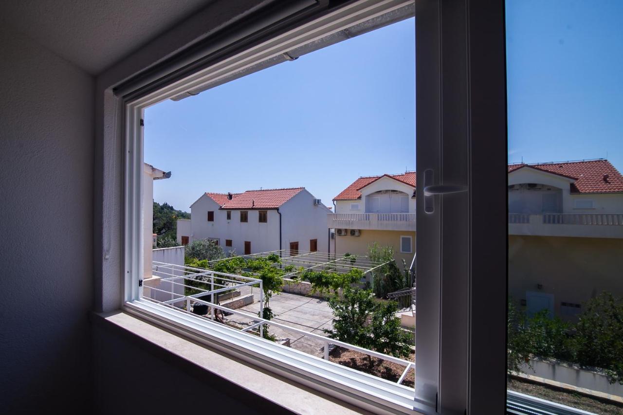 Family Apartments Brach Μπολ Εξωτερικό φωτογραφία