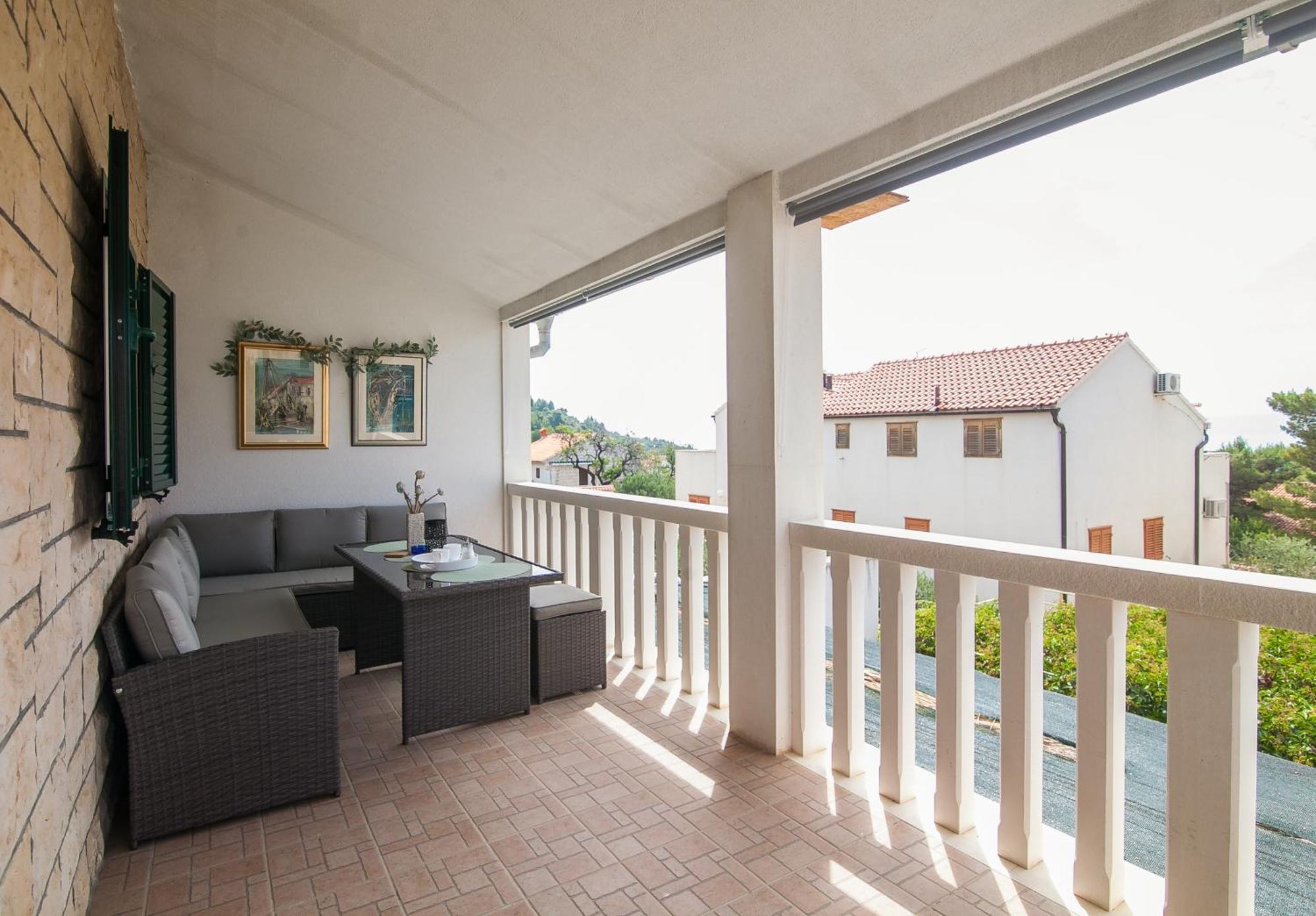 Family Apartments Brach Μπολ Εξωτερικό φωτογραφία