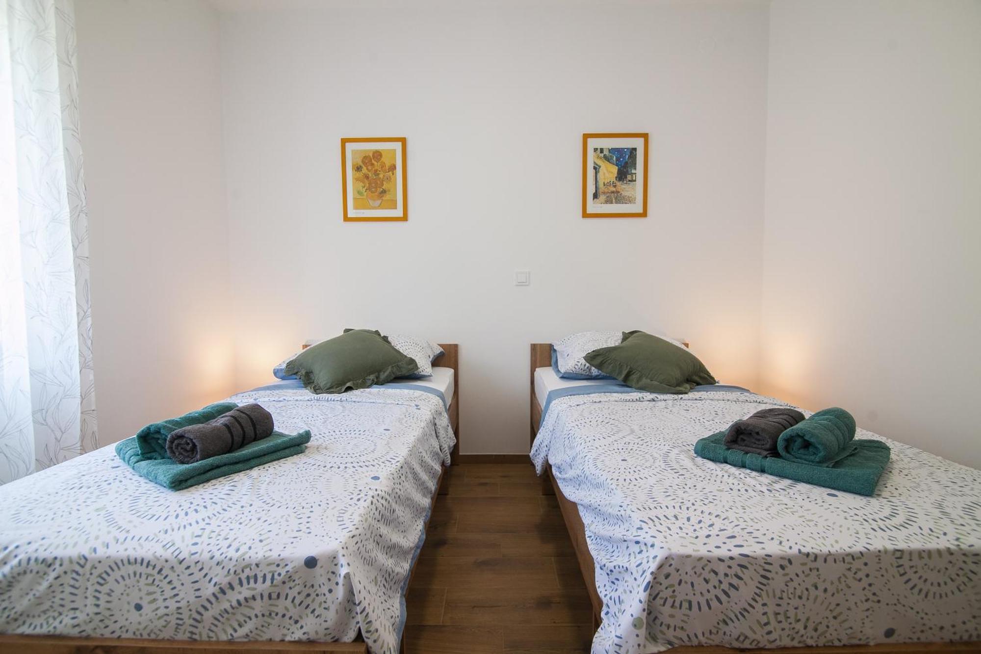 Family Apartments Brach Μπολ Εξωτερικό φωτογραφία