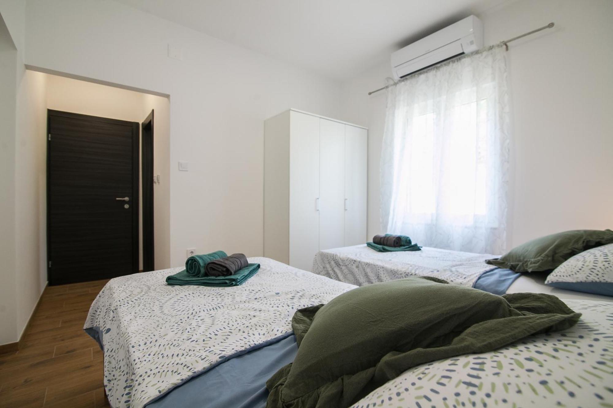 Family Apartments Brach Μπολ Εξωτερικό φωτογραφία