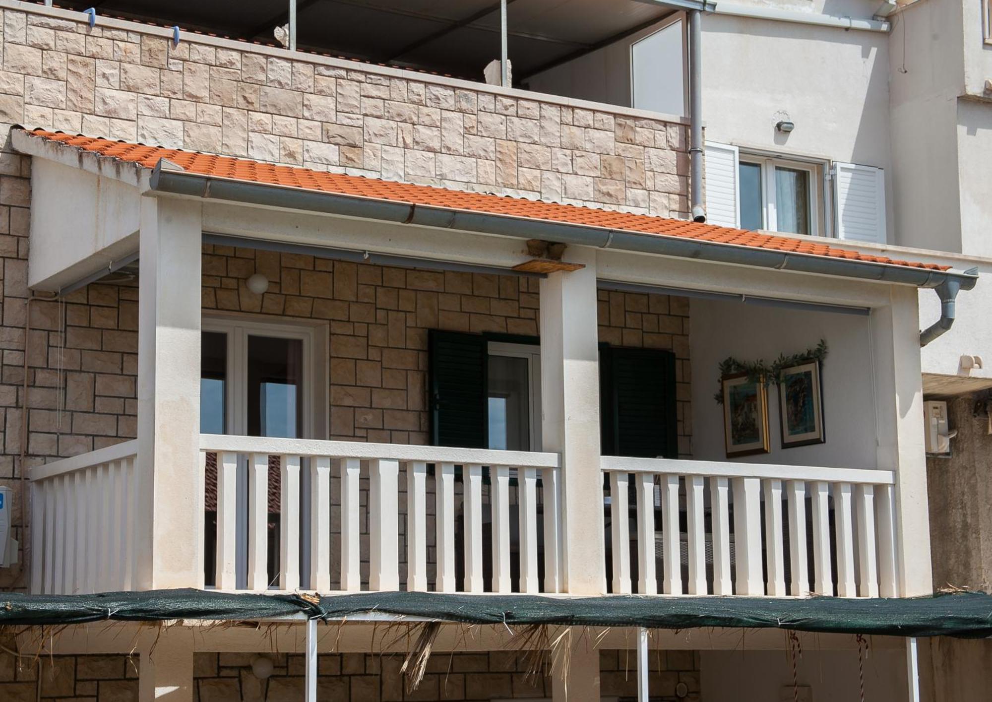 Family Apartments Brach Μπολ Εξωτερικό φωτογραφία